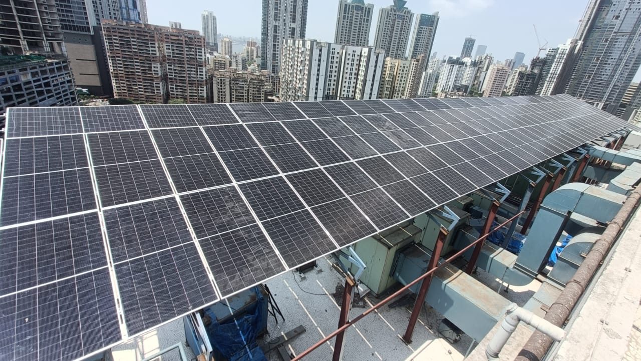 Rooftop solar installation on an apartment high-rise building